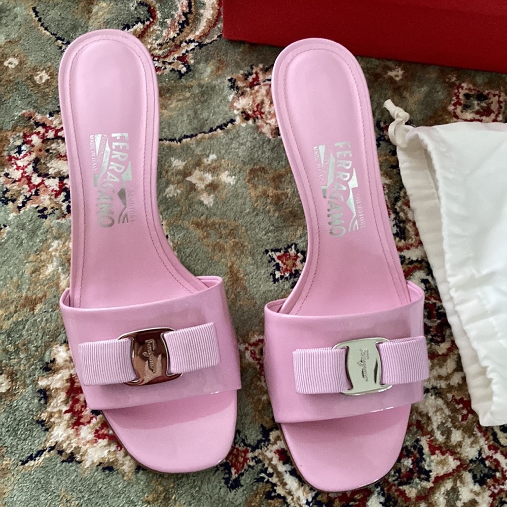 Ferragamo heels 🦄 - Picture 3 of 17